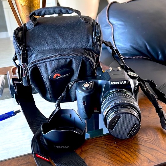 Pentax Other - Pentex k100D camera w/all manuals
